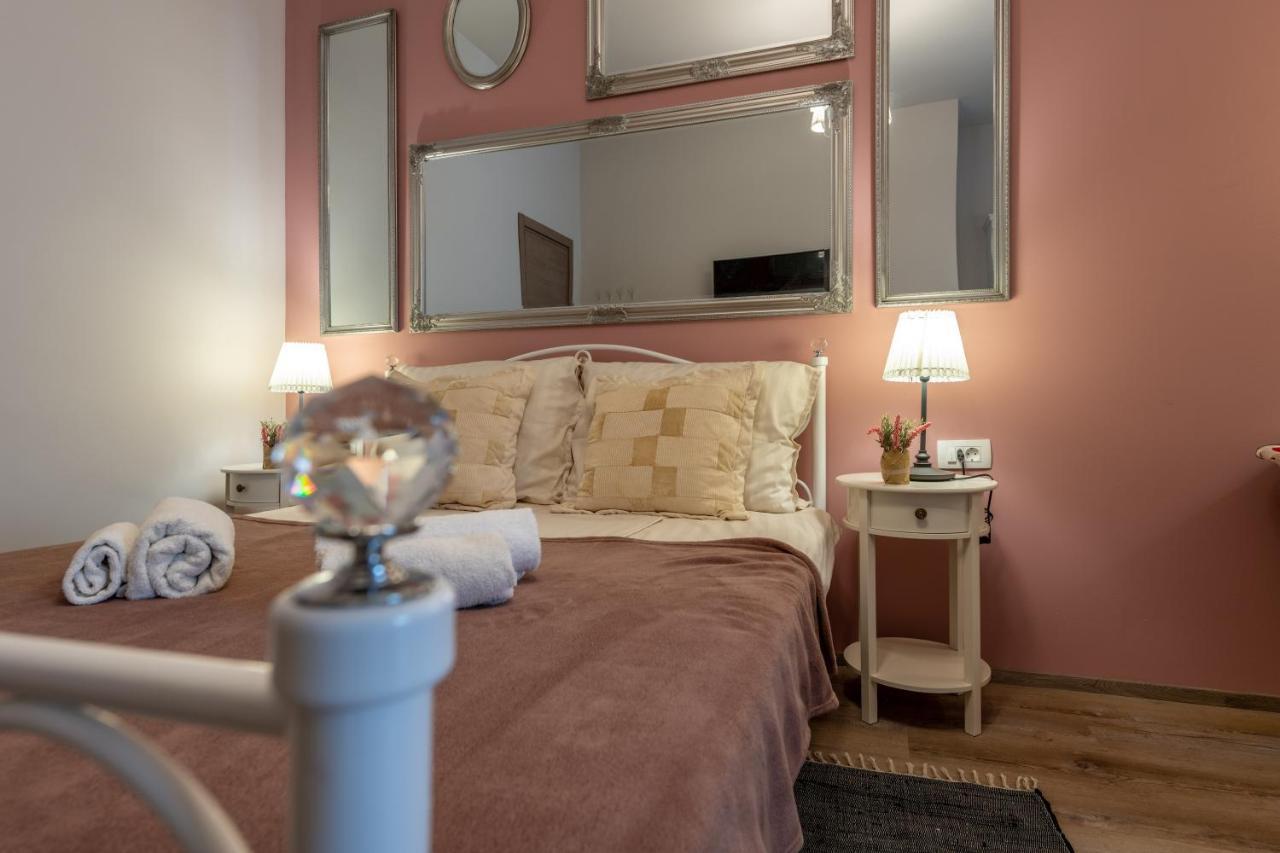 Apartment Old Romantic 4 With Free Private Parking