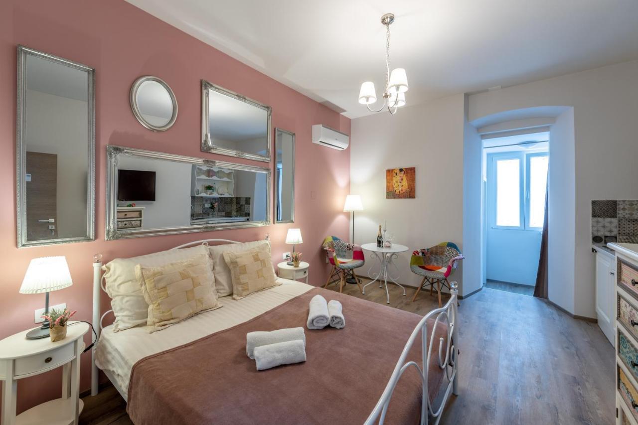 Apartment Old Romantic 4 With Free Private Parking *
