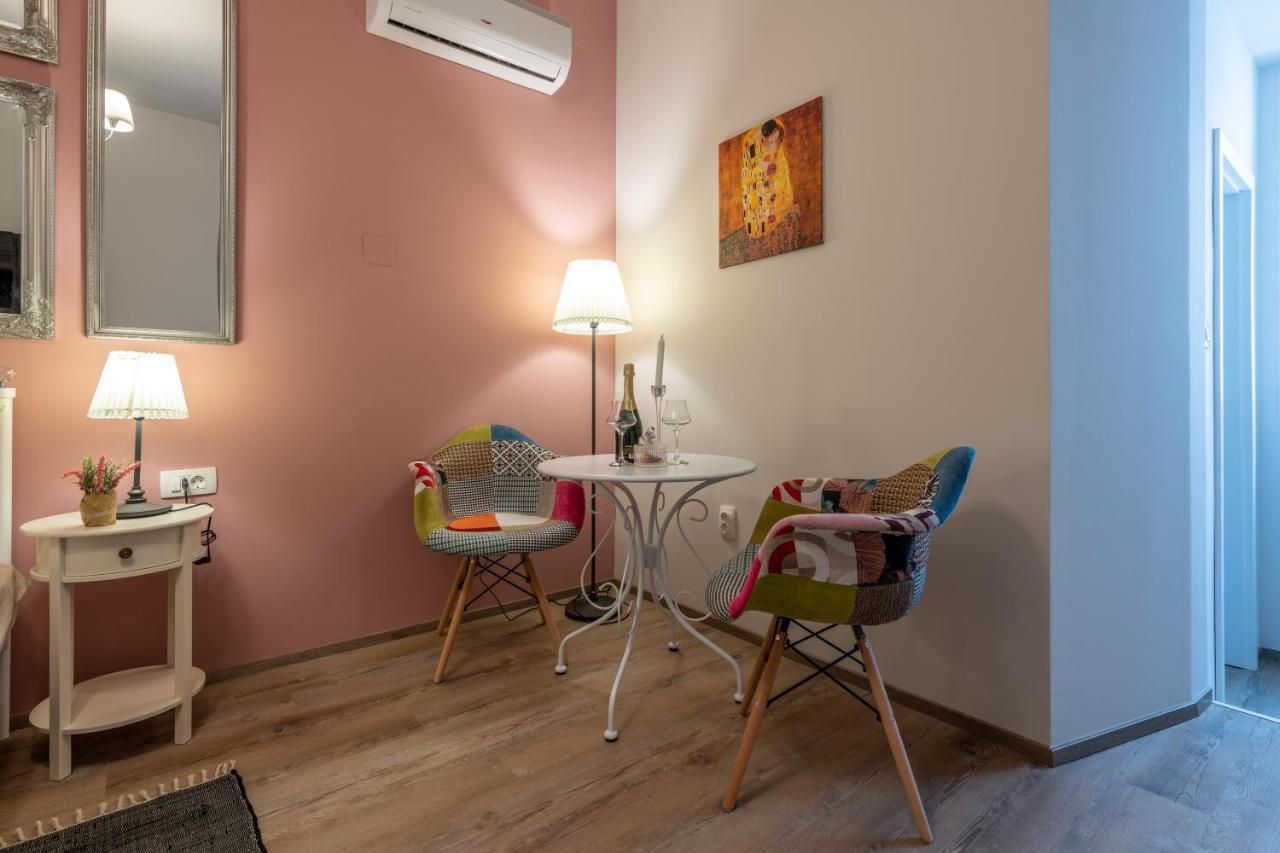 Old Romantic 4 With Free Private Parking Apartment *