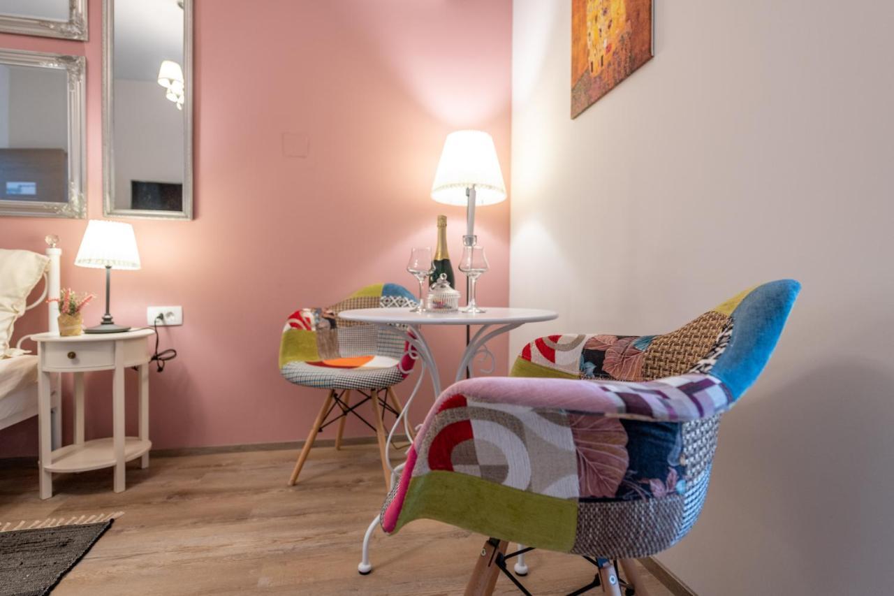 Apartment Old Romantic 4 With Free Private Parking *