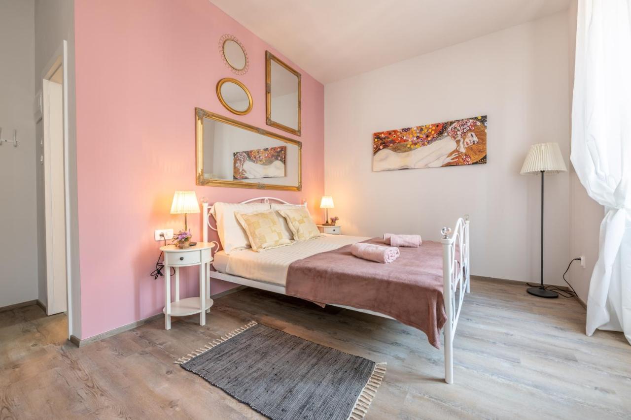 Apartment Old Romantic 4 With Free Private Parking Pula