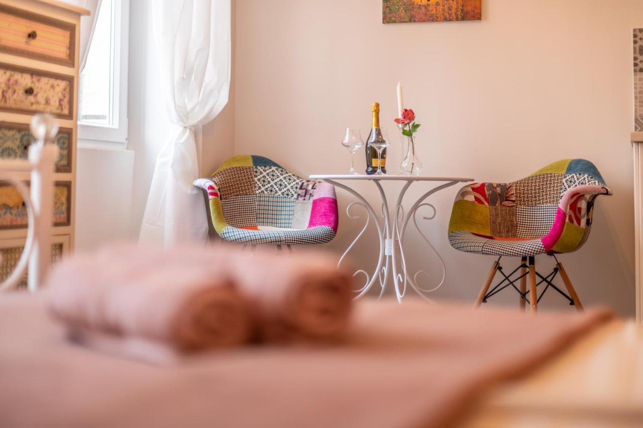 Old Romantic 4 With Free Private Parking *