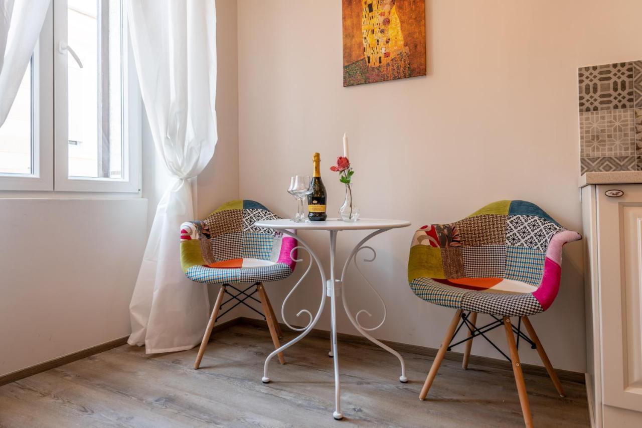 Old Romantic 4 With Free Private Parking Apartment *