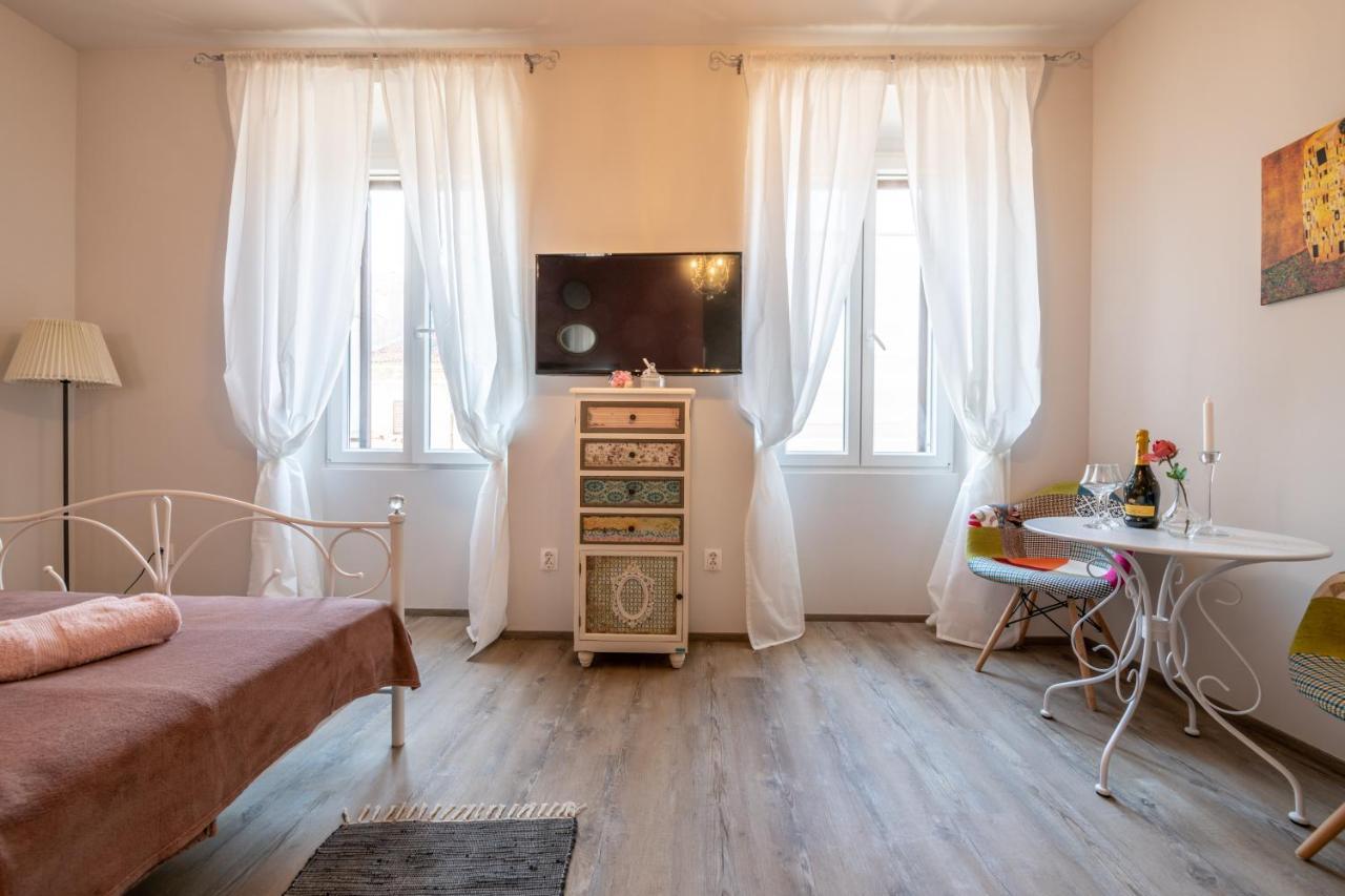 Old Romantic 4 With Free Private Parking Pula