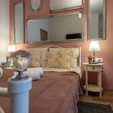 Old City Romantic Studios 4 With Free Private Parking Pula Exterior photo