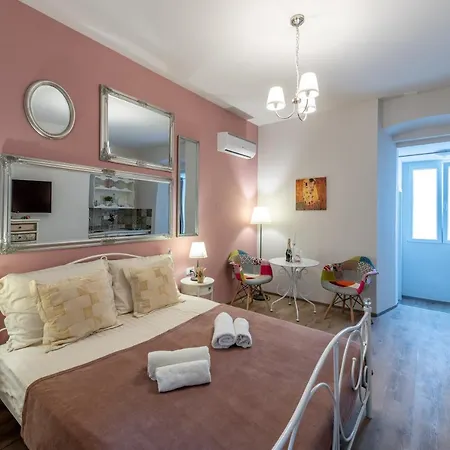 Old City Romantic Studios 4 With Free Private Parking Pula Exterior photo