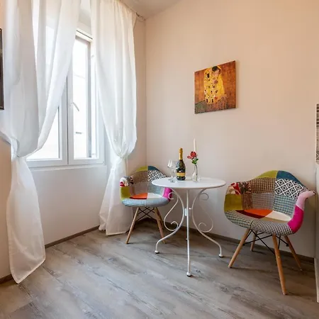 Old City Romantic Studios 4 With Free Private Parking Pula Exterior photo