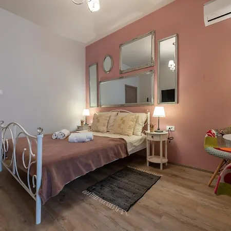 Old City Romantic Studios 4 With Free Private Parking Pula Exterior photo