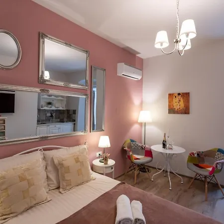 Old City Romantic Studios 4 With Free Private Parking Pula Exterior photo