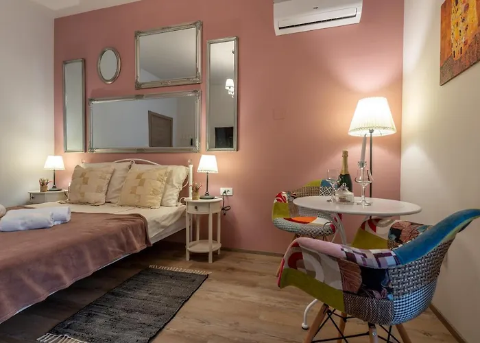 Old City Romantic Studios 4 With Free Private Parking